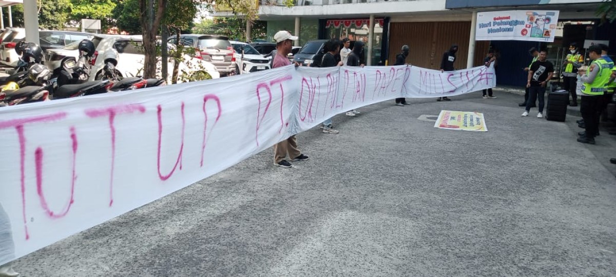 Masyarakat Demo PT OKI Pulp and Paper Desak di Tutup